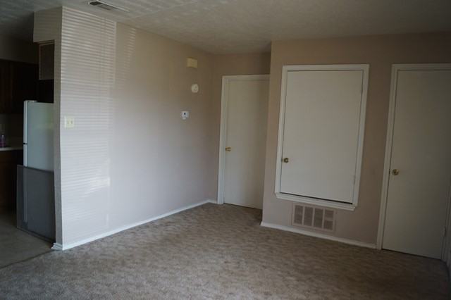 117 Redbud Ct - Photo 3 of 13