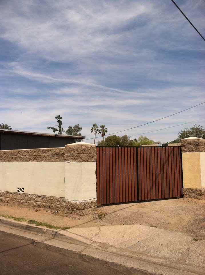 3747 W Portland St - Photo 2 of 17