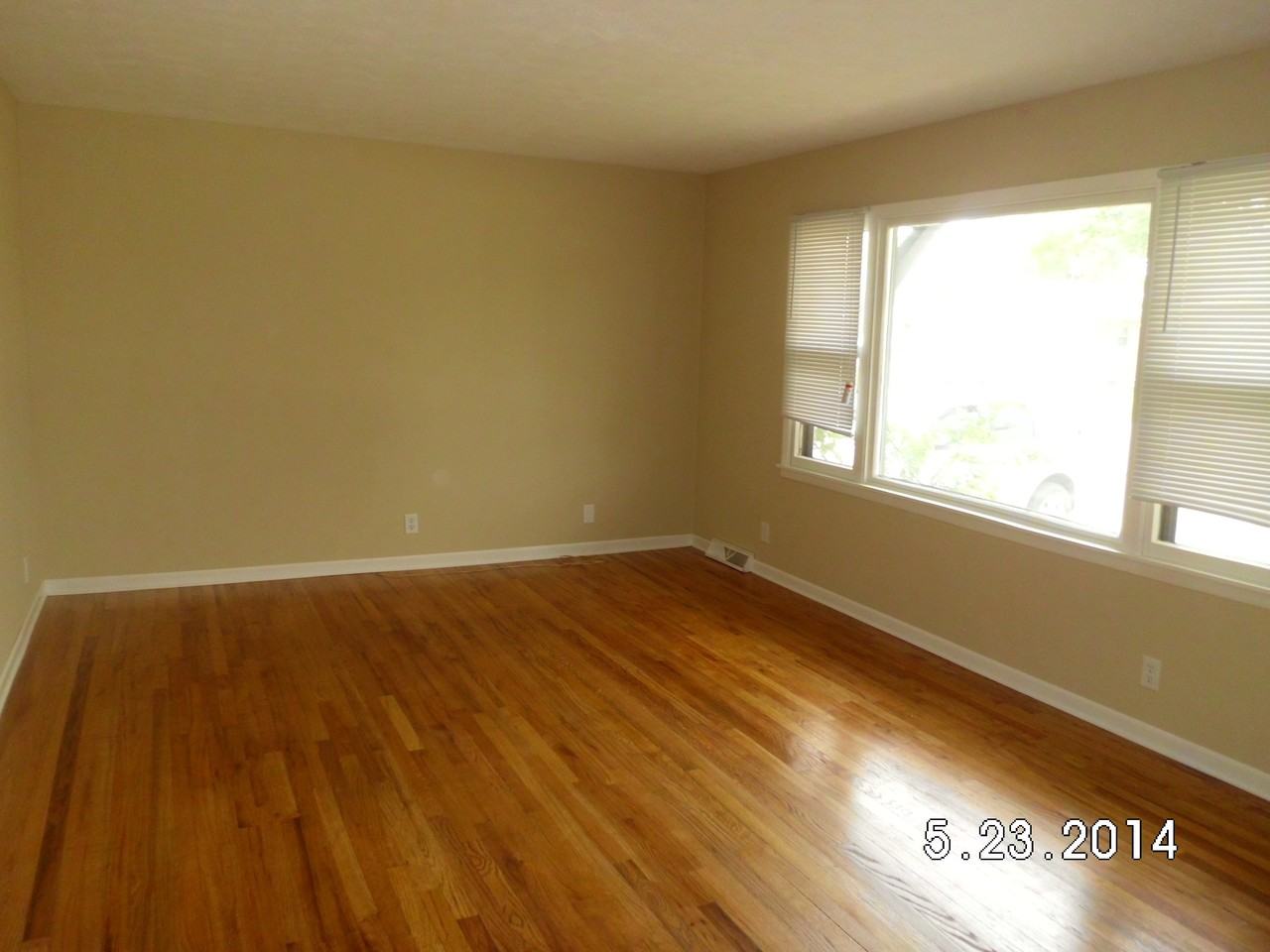 1451 W 11th St - Photo 2 of 10