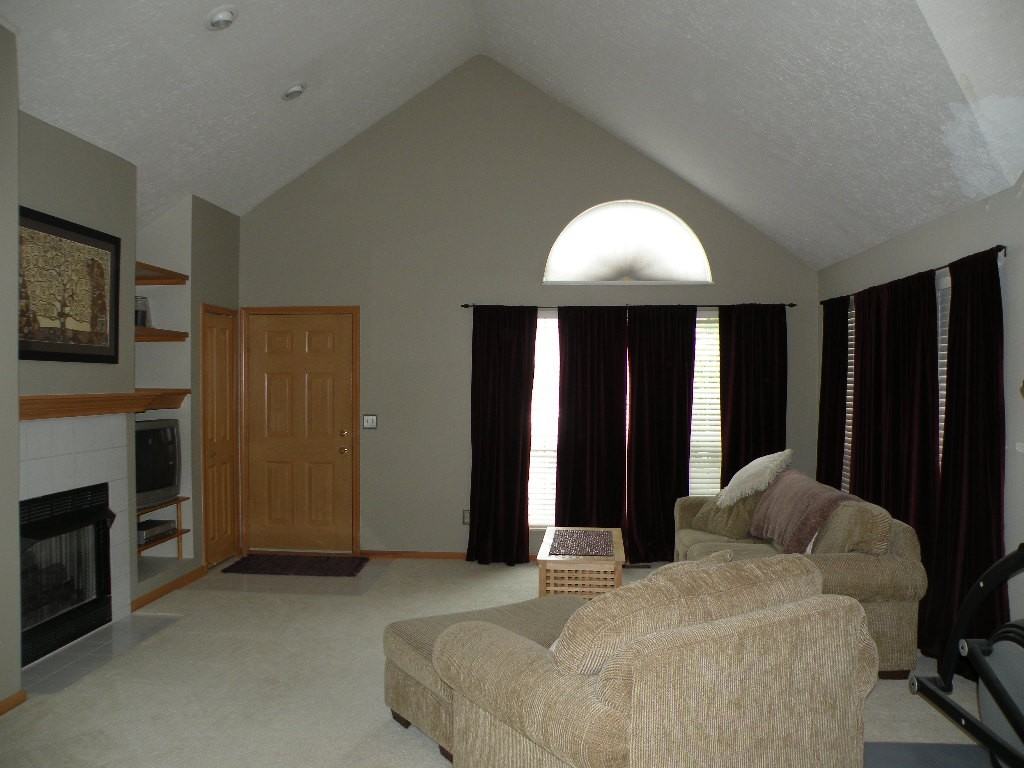 23357 Grist Mill Ct - Photo 3 of 19
