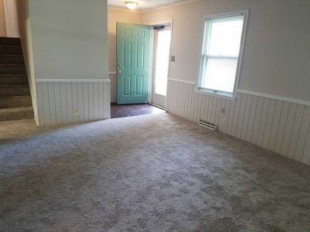 1809 Stratford Dr - Photo 2 of 9