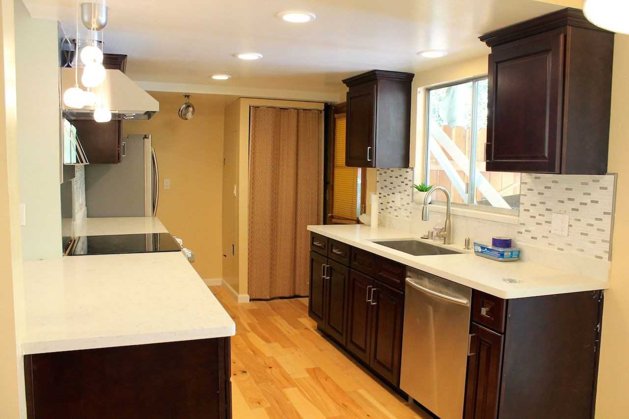 1727 Marshall Ct #B - Photo 3 of 9