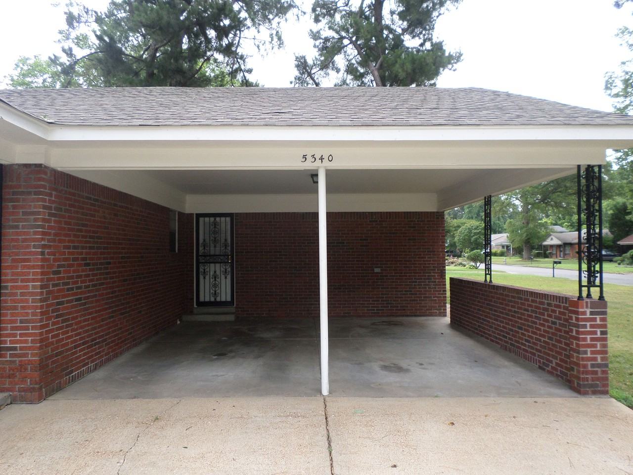 5340 Lockhart St - Photo 2 of 14