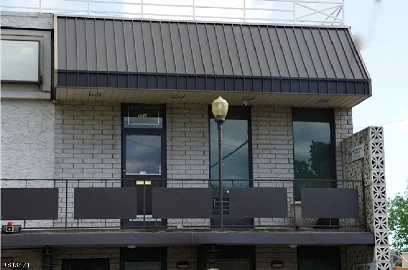 375 Valley Rd - Photo 2 of 11