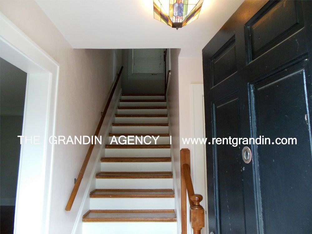 2625 Tillett Rd SW - Photo 3 of 32