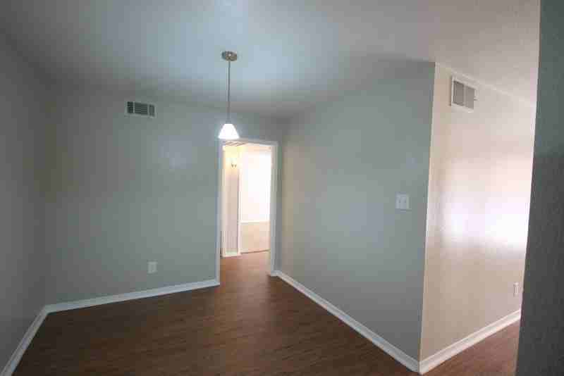 Dover Place Apartments - Photo 5 of 17