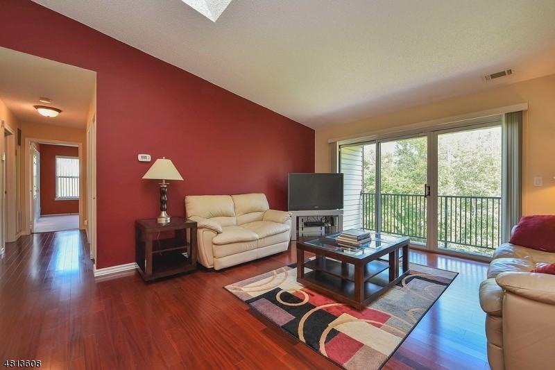 210 Robertson Way - Photo 2 of 24