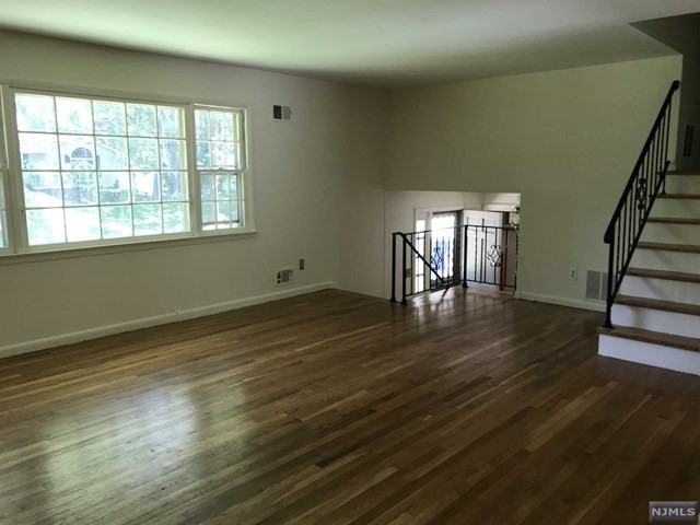 339 James Way - Photo 3 of 14