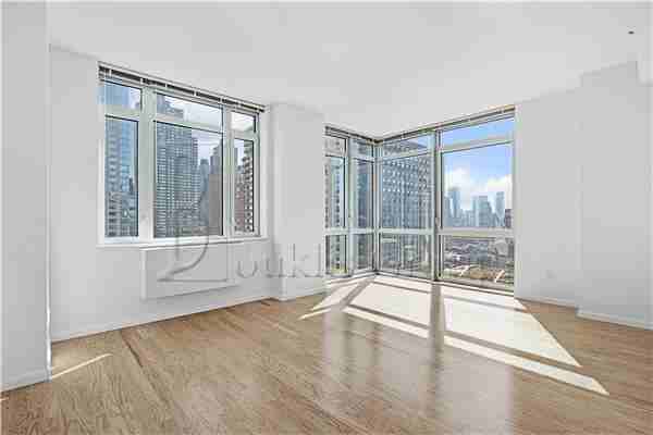 W 60th St #22E