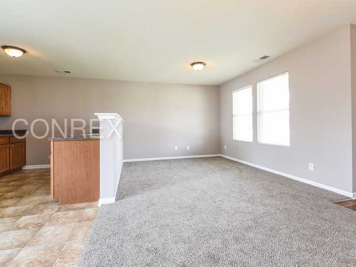 29888 Glenrose Way - Photo 2 of 8