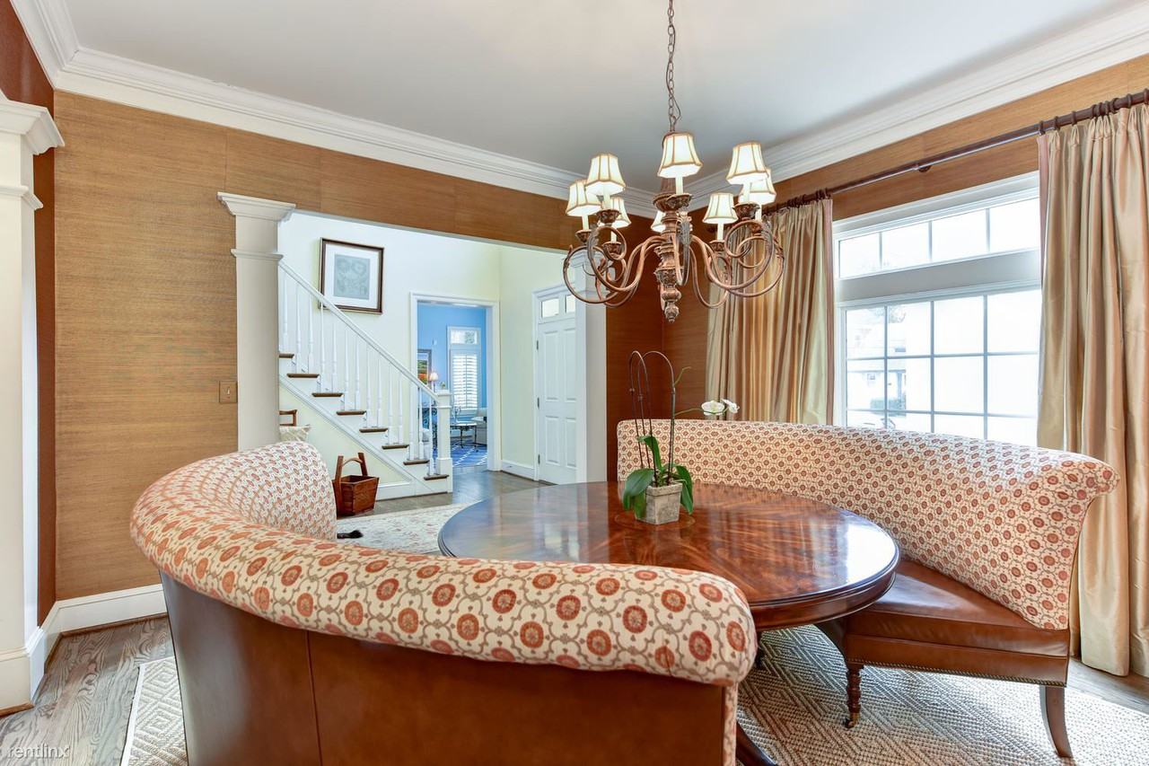 3721 N Vermont St - Photo 3 of 10