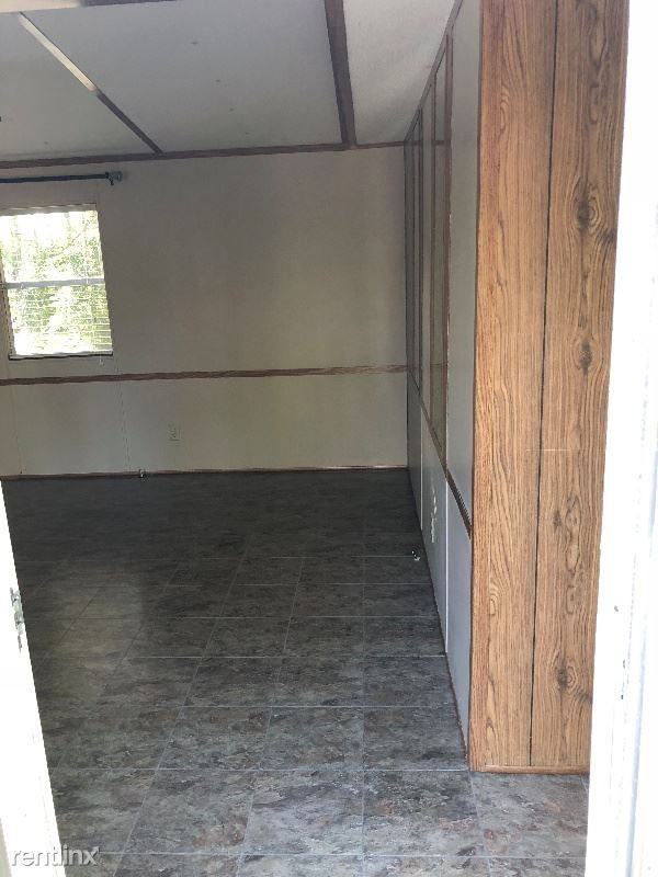 102 Sopchoppy Hwy - Photo 2 of 12