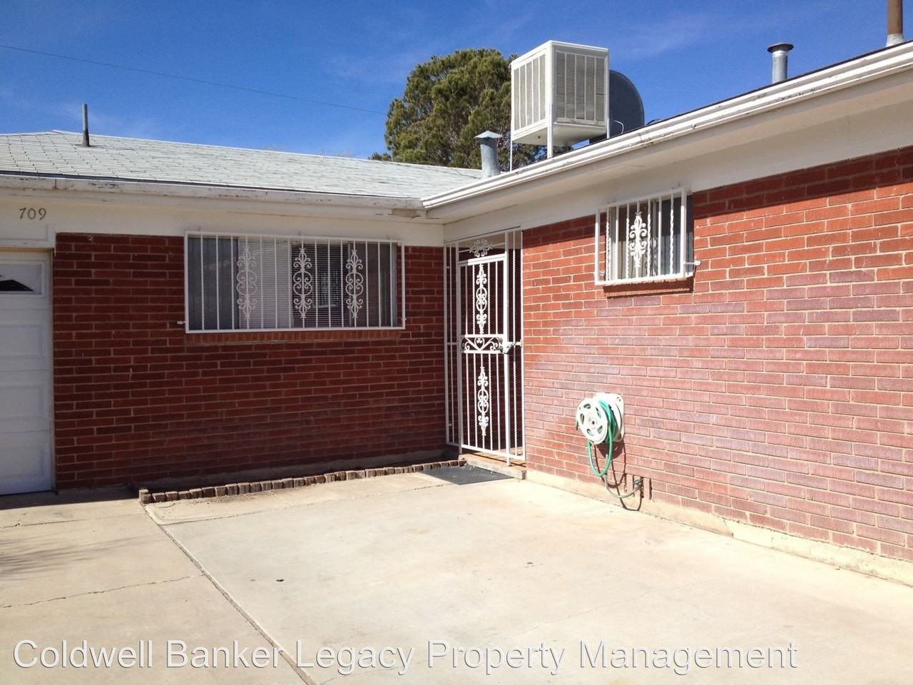 709 Cagua Dr NE - Photo 3 of 21