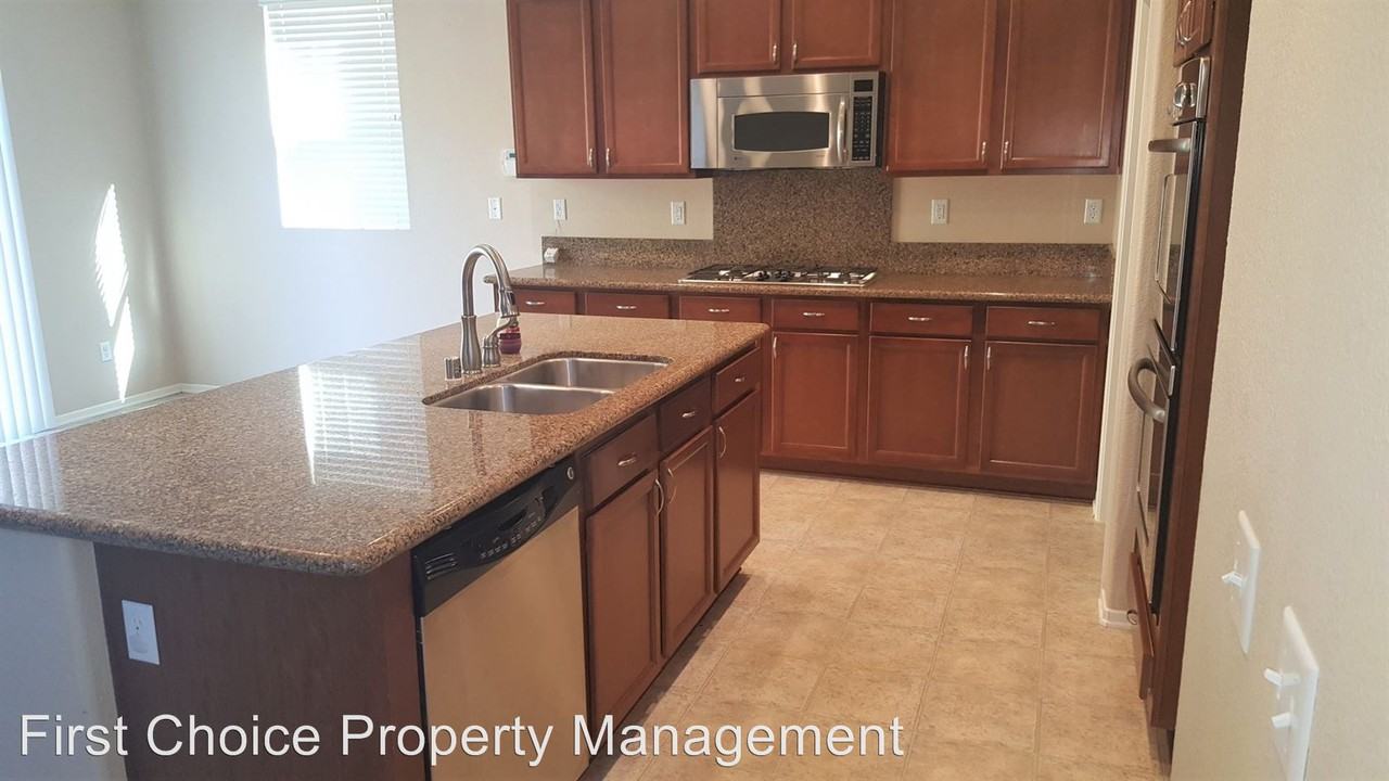 1496 Flamingo St - Photo 3 of 34