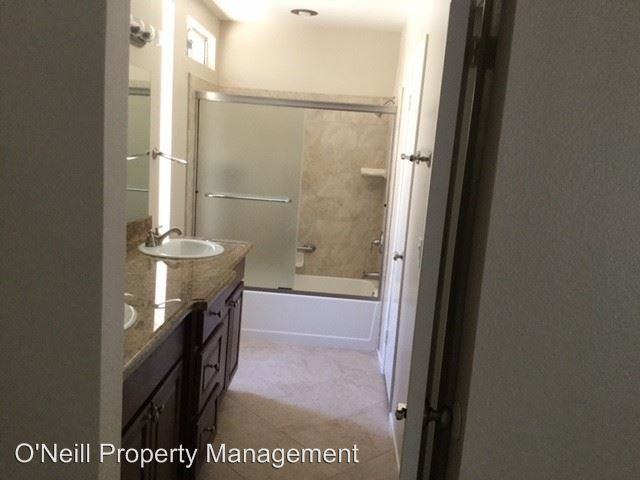 6743 Foxhall Ct - Photo 3 of 13