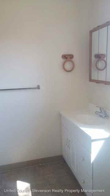 460 Patterson St - Photo 3 of 16