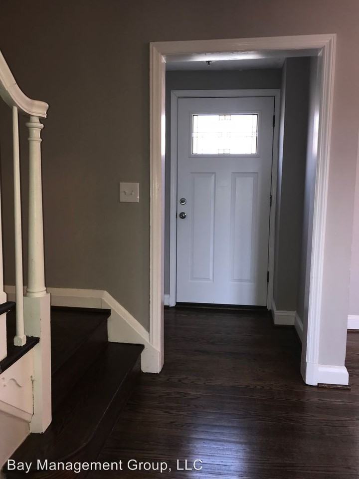 1509 Oakridge Rd - Photo 2 of 30