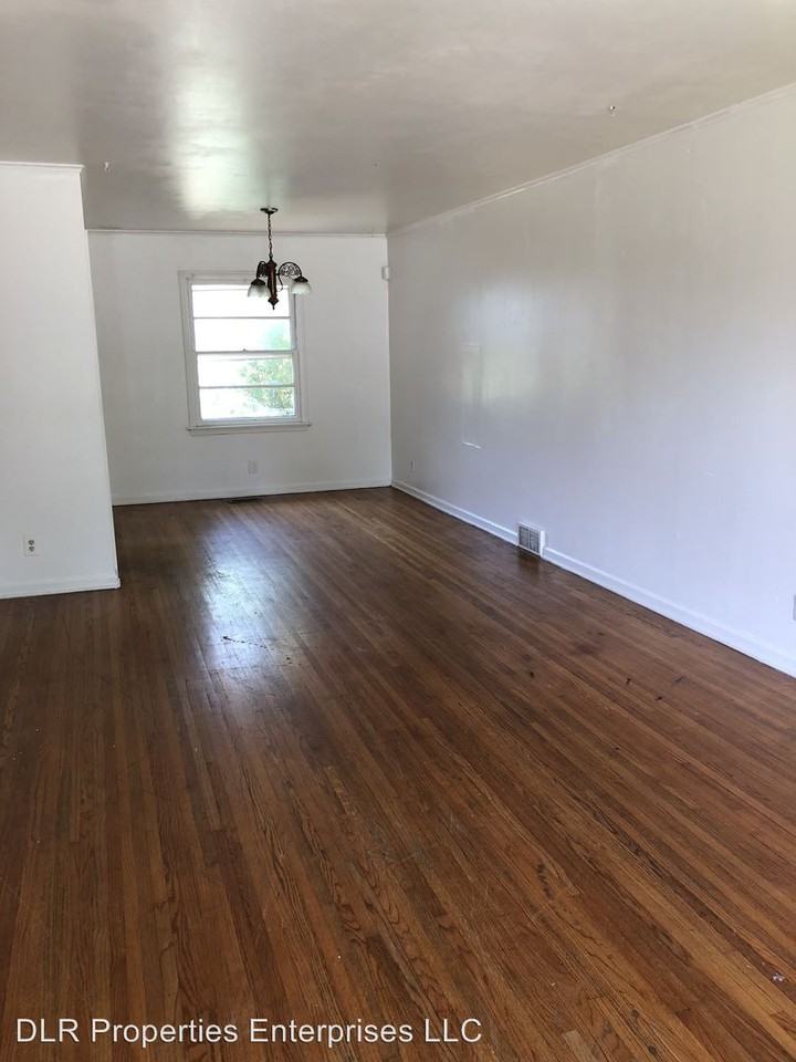 7478 E 2nd St - Photo 2 of 7