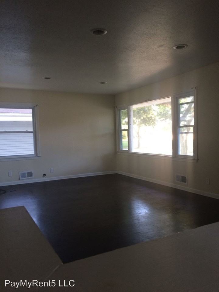 6850 N 40th Pl - Photo 2 of 4