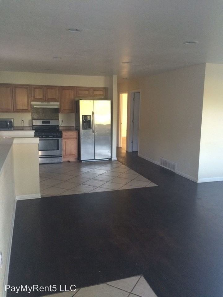 6850 N 40th Pl - Photo 3 of 4