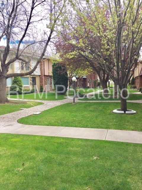 914 McKinley Ave #F - Photo 2 of 15