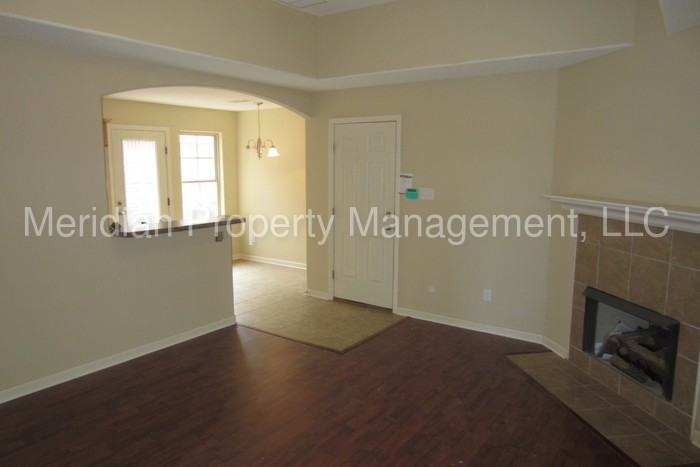 7399 Brentlawn Dr - Photo 3 of 15
