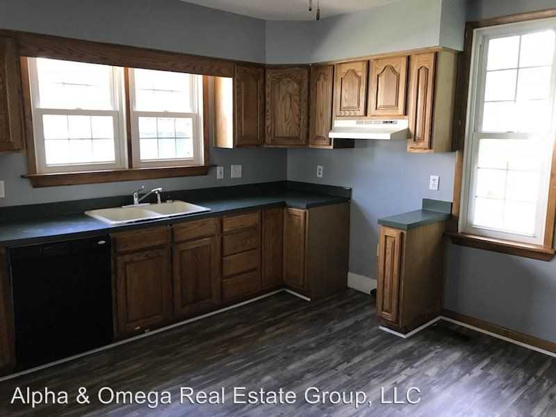 221 Sherman St - Photo 2 of 12