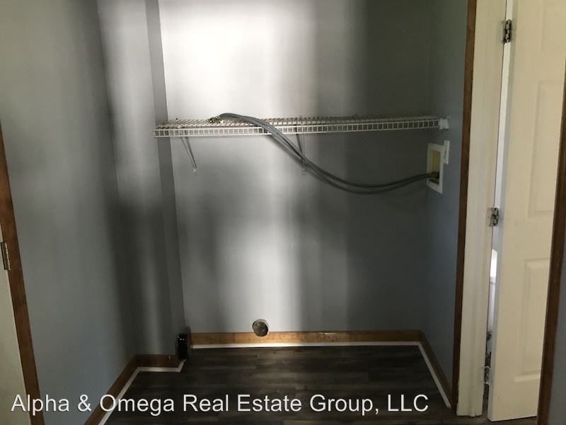 221 Sherman St - Photo 3 of 12