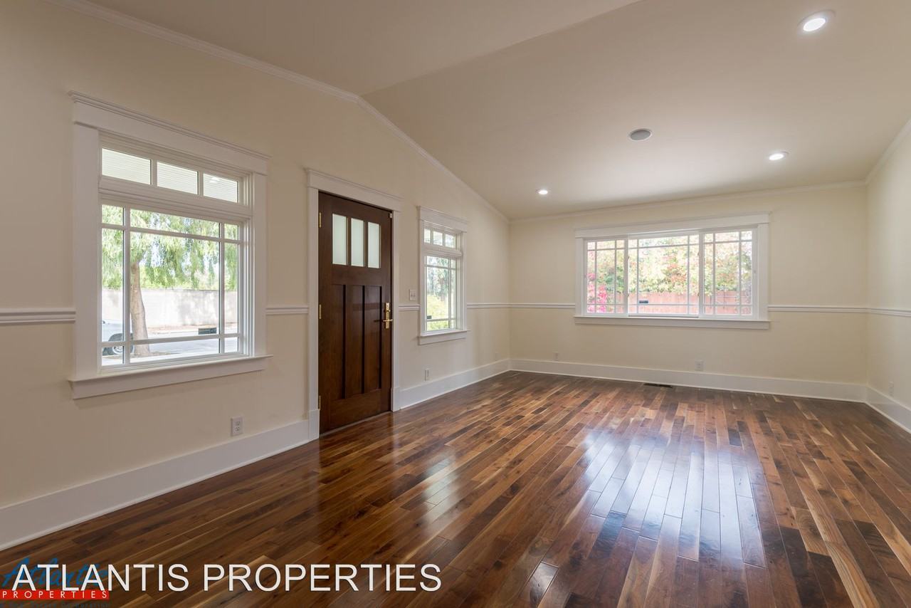 1460 Davis St - Photo 2 of 14