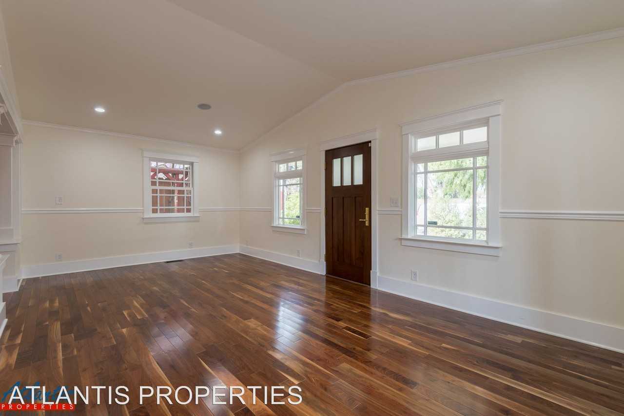 1460 Davis St - Photo 3 of 14