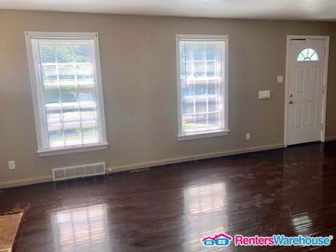 2328 Rockdale Ave - Photo 2 of 7