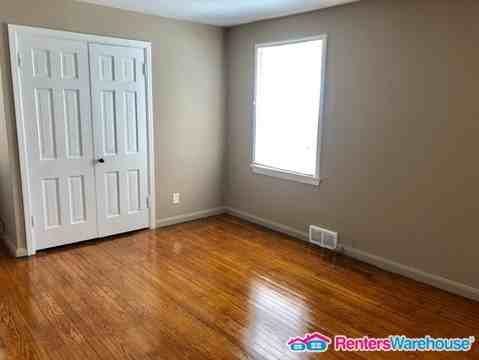 2328 Rockdale Ave - Photo 3 of 7