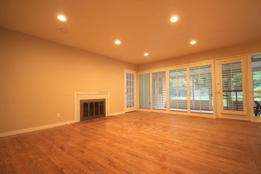 864 Embarcadero Road - Photo 2 of 12