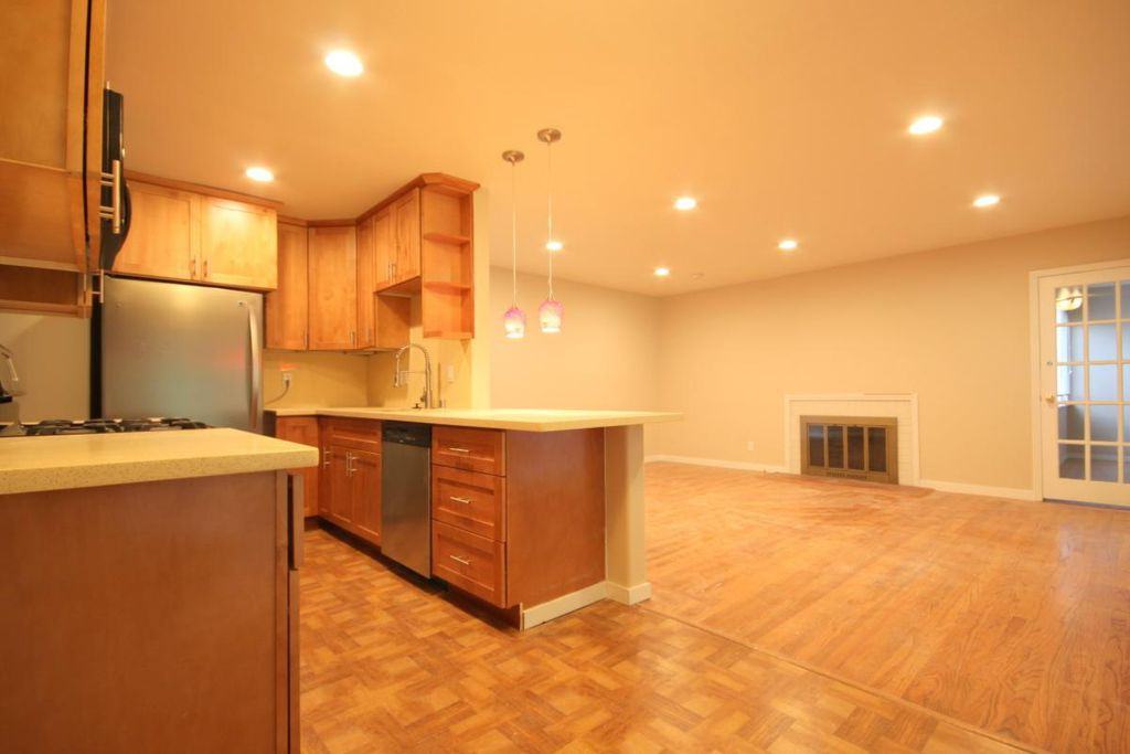 864 Embarcadero Road - Photo 3 of 12