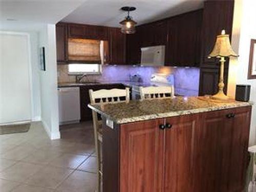 299 N Riverside Dr #10D