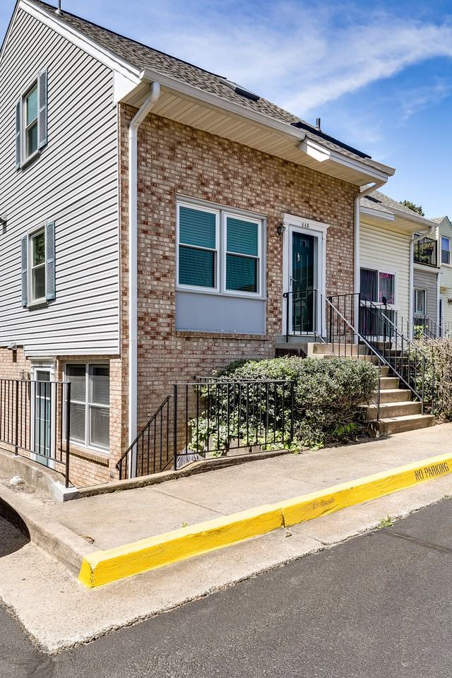 64 N Bedford St - Photo 2 of 18