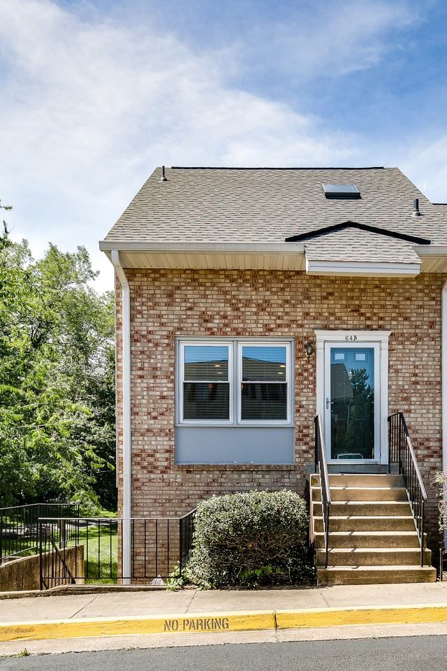 64 N Bedford St - Photo 3 of 18