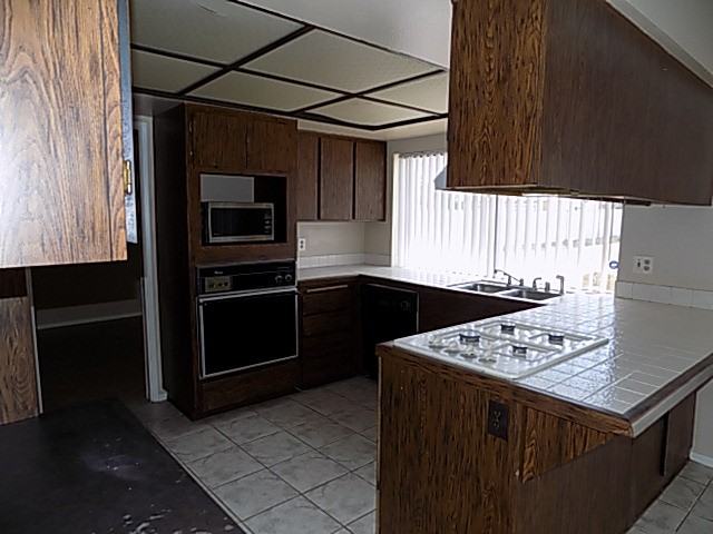 8290 Santiago Cir - Photo 3 of 11