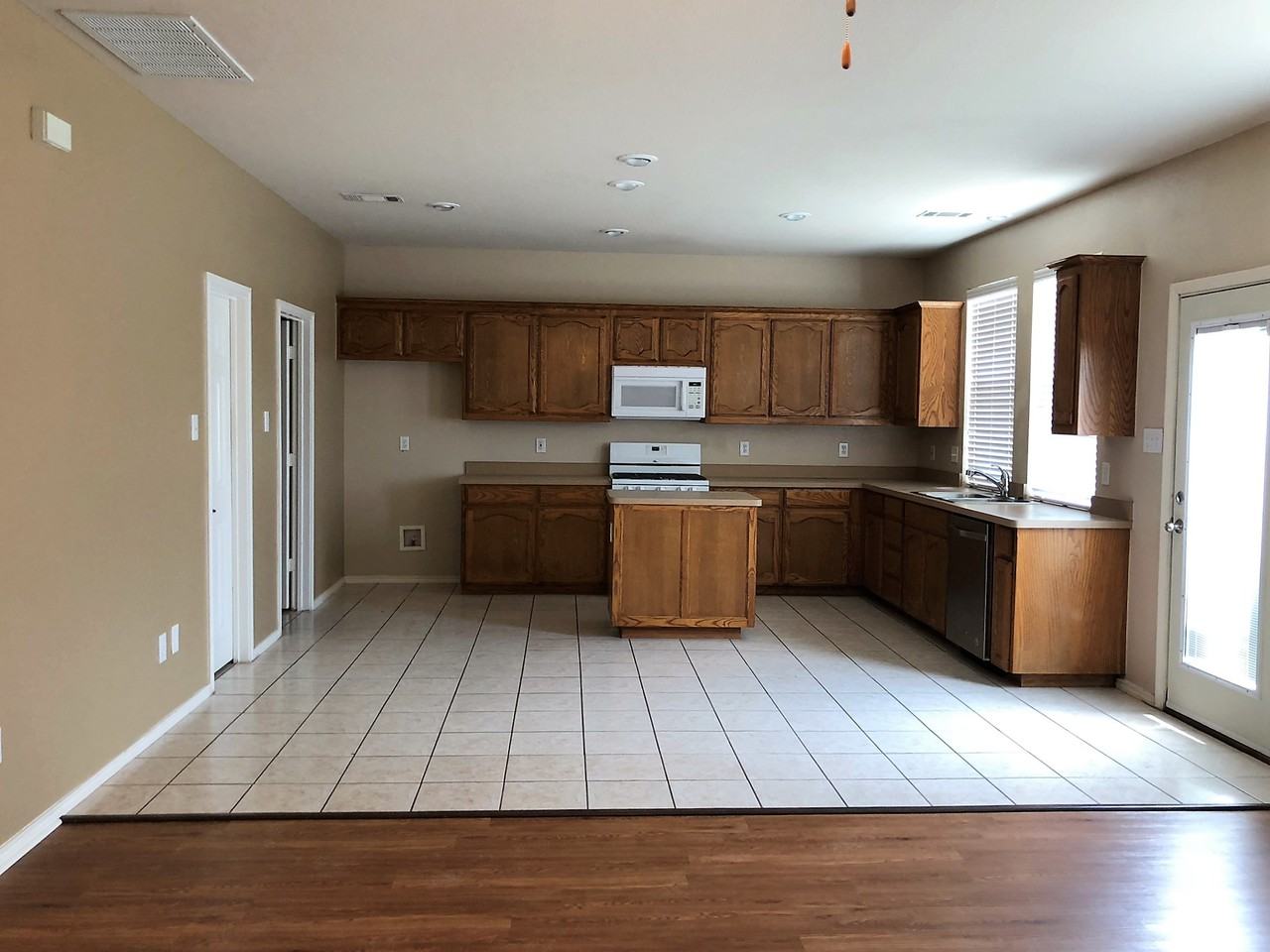 9840 Gallatin Ln - Photo 2 of 11