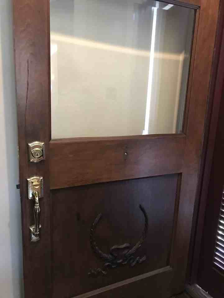 116 Libbie Ave - Photo 3 of 20