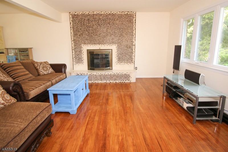 750 Prospect St - Photo 2 of 9