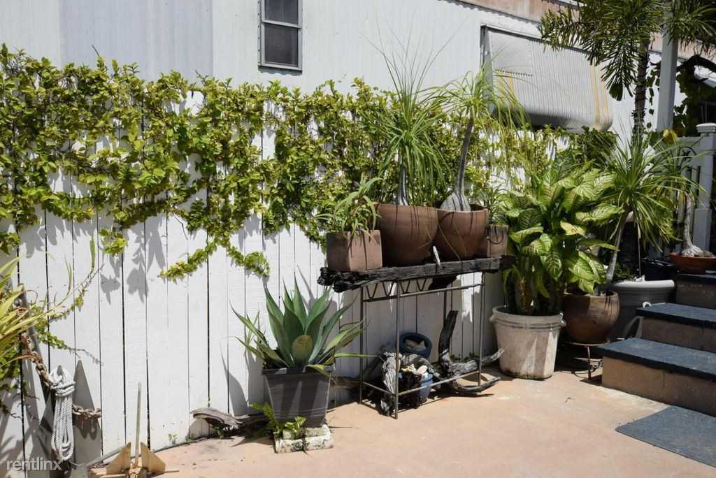 43B 9th Ave - Photo 2 of 17