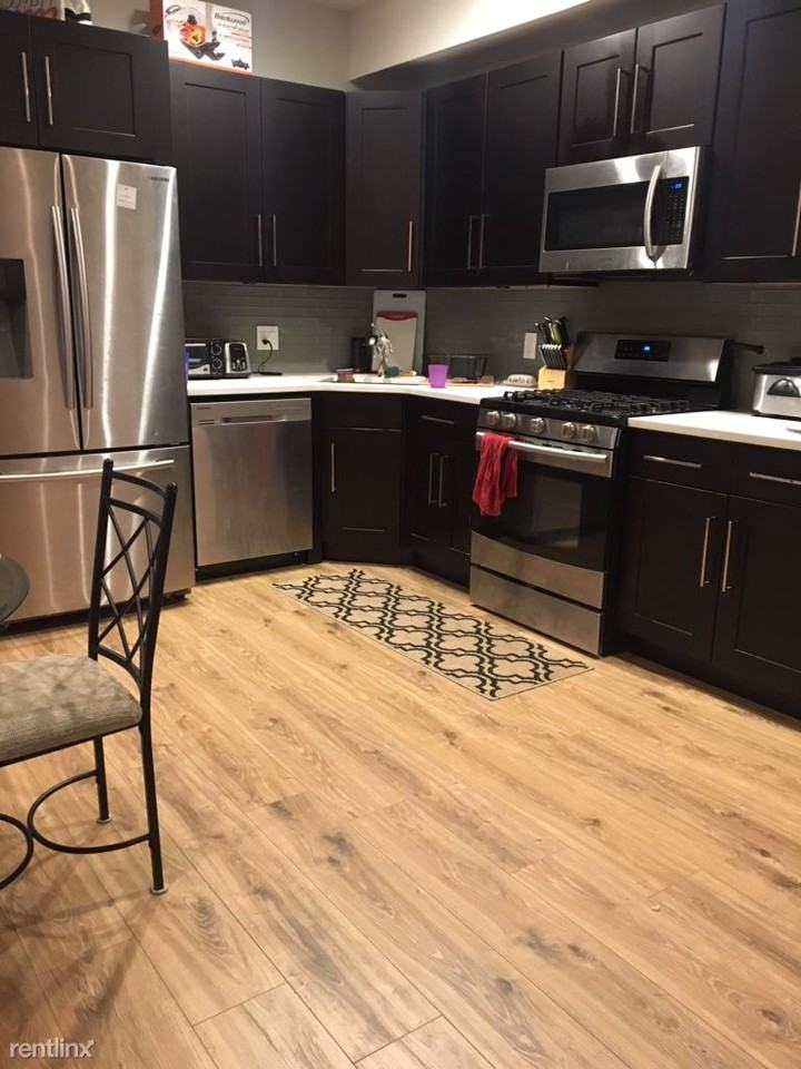 1436 Poplar St #B - Photo 2 of 12