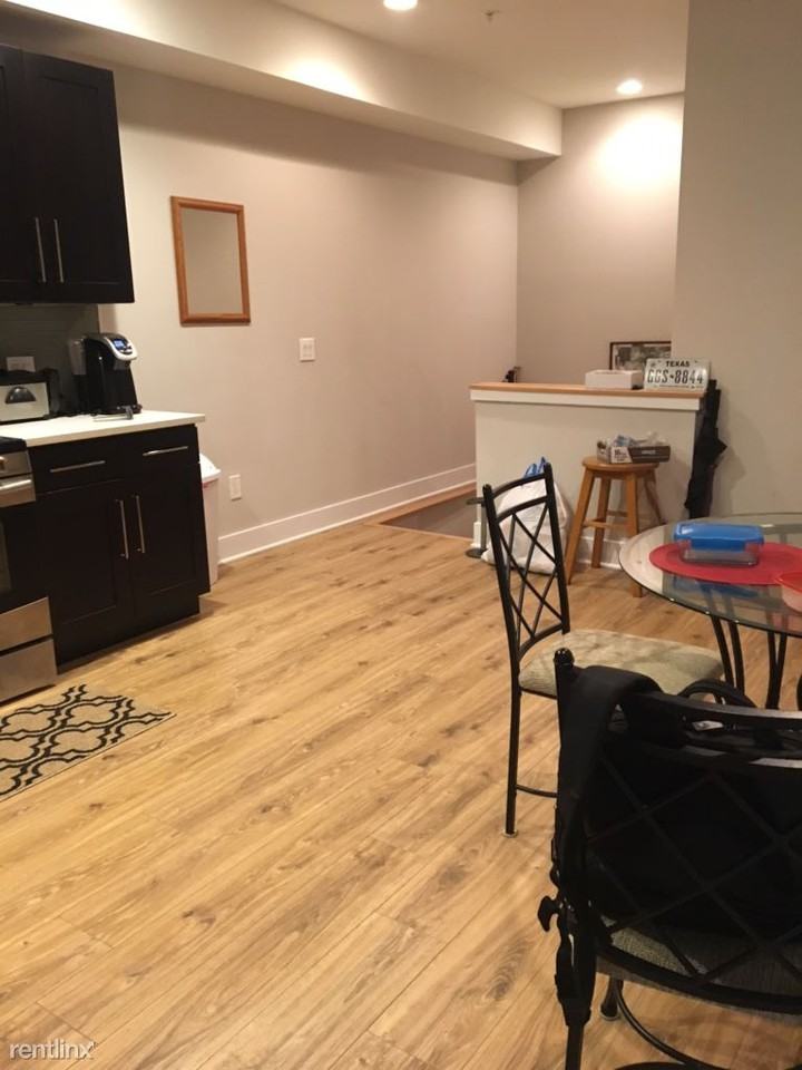 1436 Poplar St #B - Photo 3 of 12