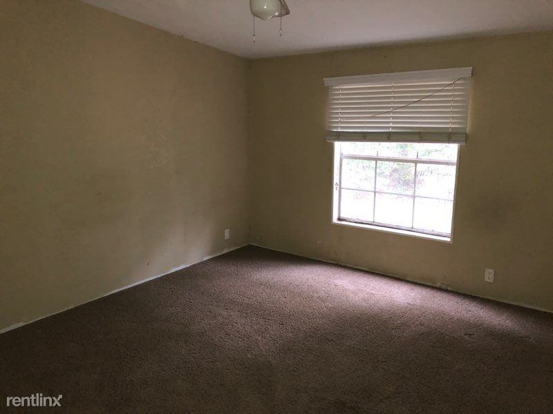 4835 Chester St - Photo 3 of 21