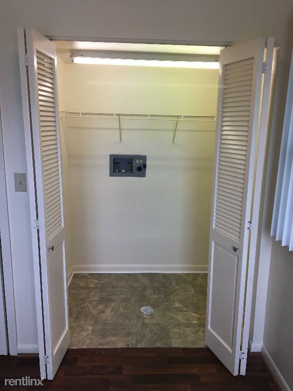 5020 Gunter St - Photo 3 of 15