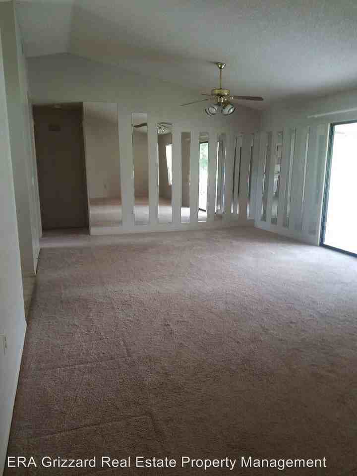 12665 Wedgefield Dr - Photo 2 of 11