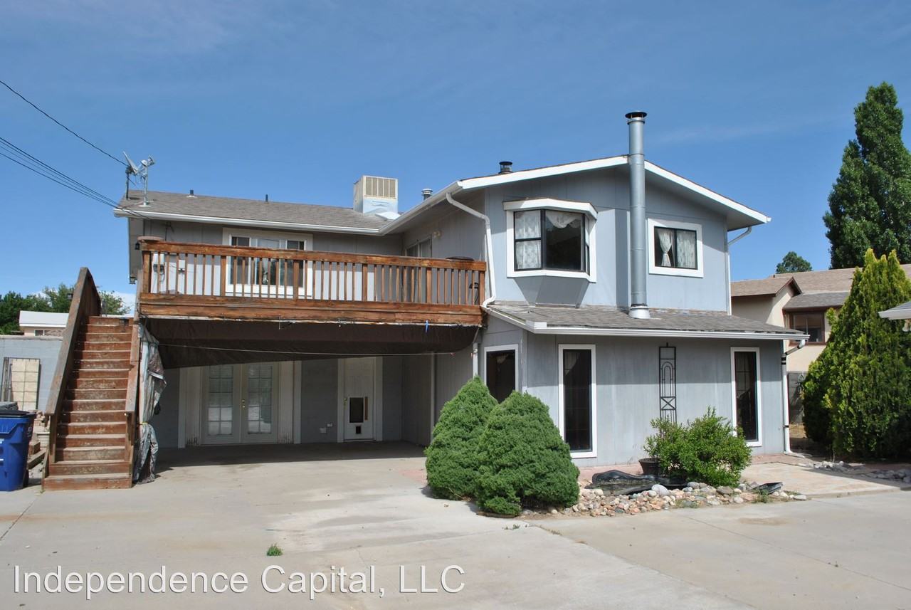 401 Parkland Dr - Photo 2 of 9