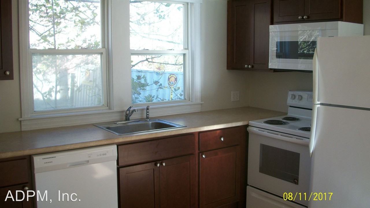 4 Currier St #1 - Photo 3 of 8