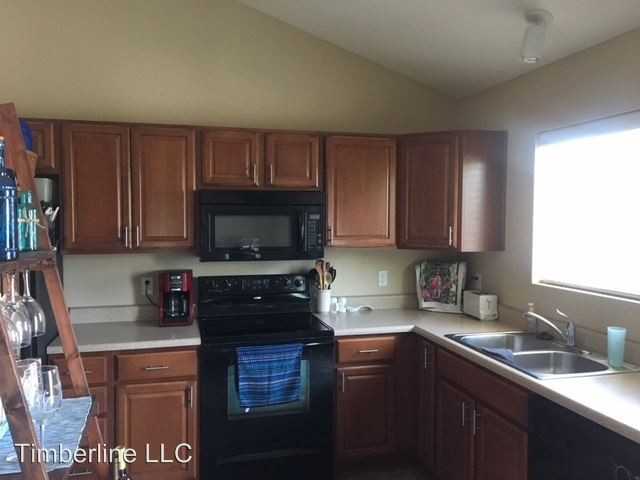 8033 N 147th St - Photo 2 of 7